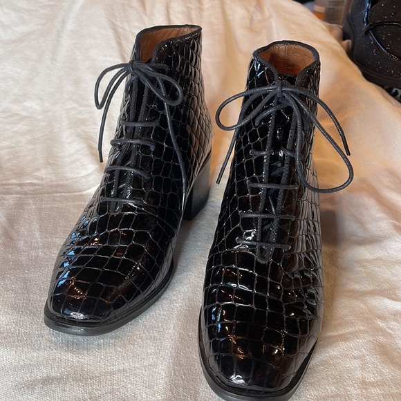 Jeffrey Campbell Talcott Patent Leather Booties size 9 - Picture 3 of 15